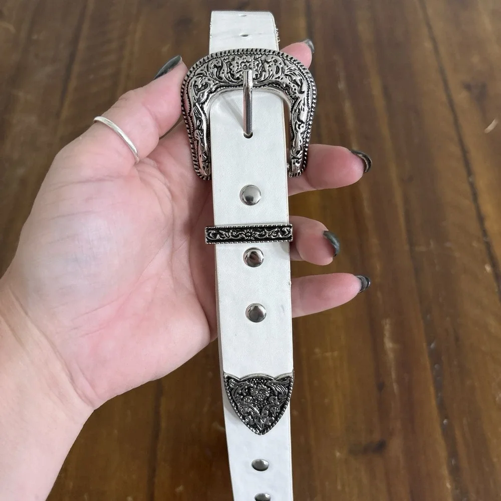 Women's White Western Belt Silver Engraved Buckle Studded Cowgirl Rodeo Y2K